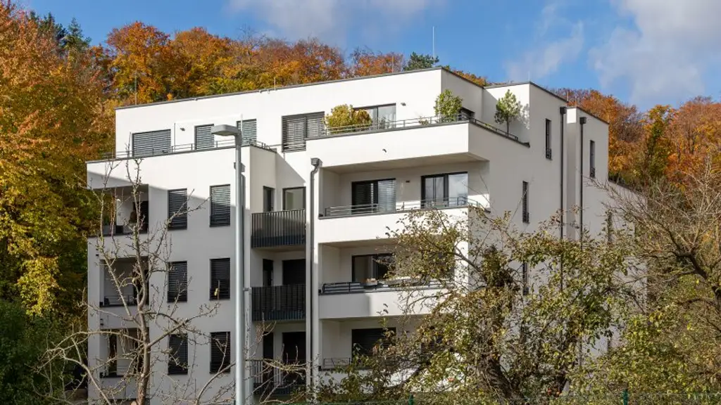 Moderne 3-Zimmer-Eigentumswohnung mit 2 Loggien & Lift! 90 m² Wohnfläche inkl. Küche & KFZ Stellplatz!