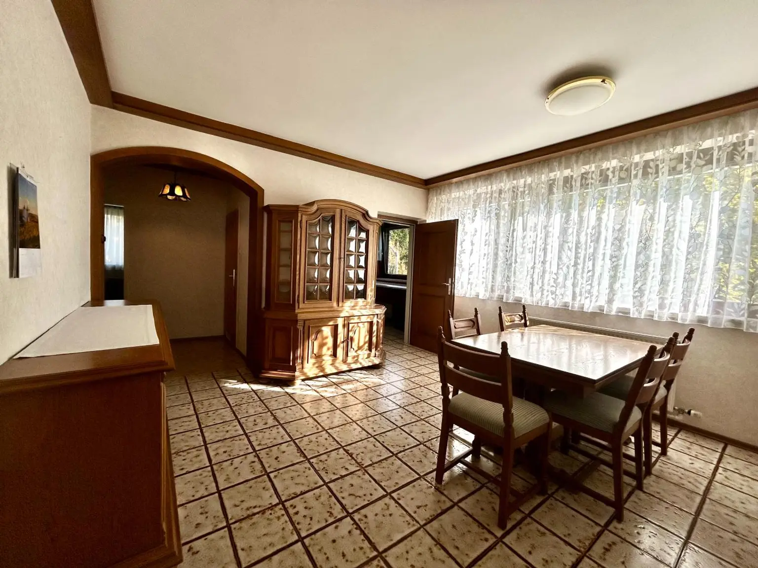 Großzügige 5 Zimmerwohnung inkl. Loggia und Garagenstellplatz