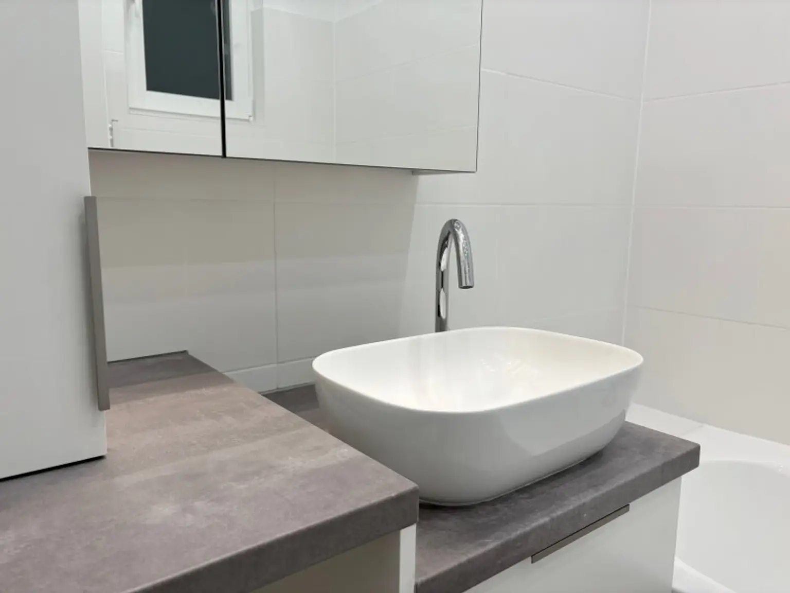 WUNDERSCHÖN SANIERTE WOHNUNG DIREKT AM AUGARTEN - ANKOMMEN UND WOHLFÜHLEN!