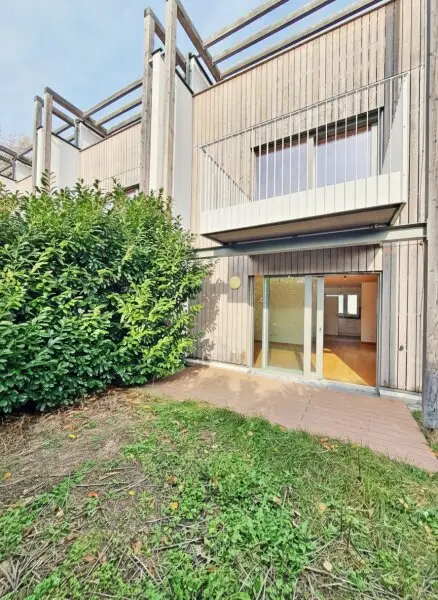 ++NEU++ TOP für Eigennutzer! Hochwertiges klimatisiertes Reihenhaus mit Privatgarten, Terrasse und 1 KFZ-Stellplatz!  Perfekte U-Bahn-Anbindung!