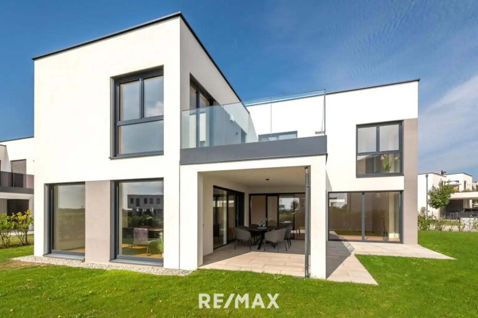 Leben pur! Exklusiv und natürlich zugleich. Im Sommer sonnen-,  im Winter eisbaden.