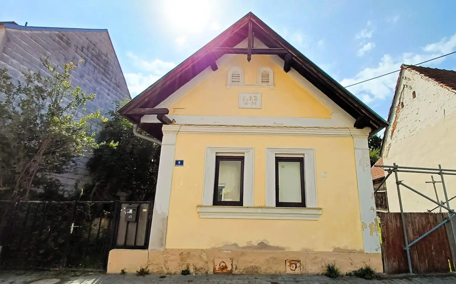 burgenländischer Streckhof - Baugrund mit Altbestand, Abriss o. Sanierung