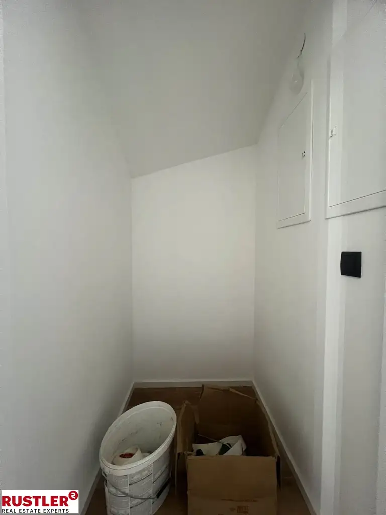 Luxus Penthouse mit sonniger Dachterrasse am Reinlpark | ERSTBEZUG