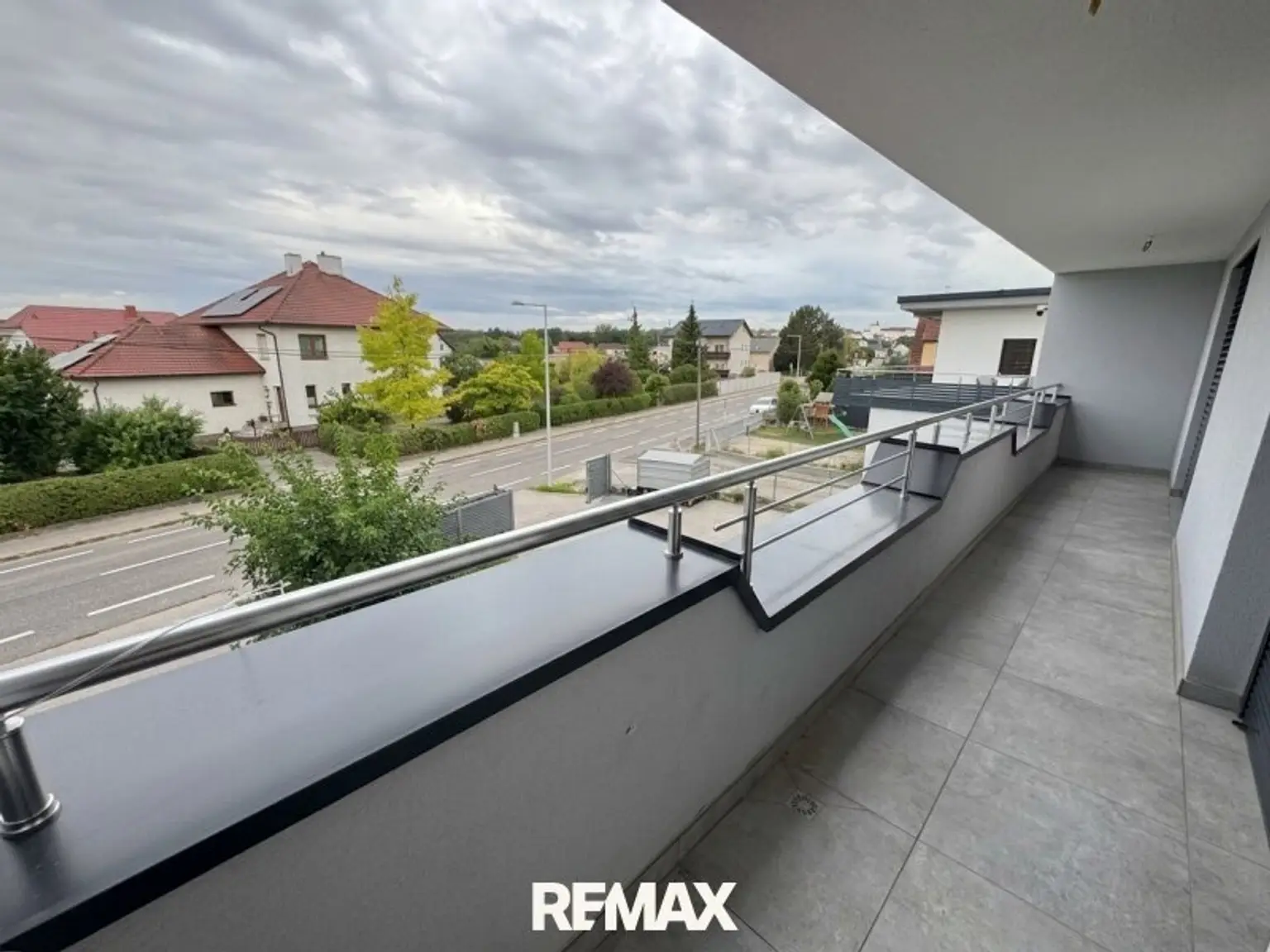Loggia Straßenseitig