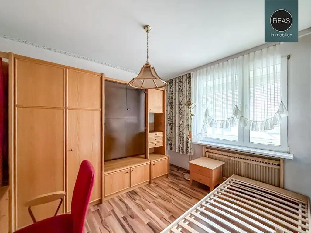 Gepflegte Wohnung mit Loggia in St. Valentin! Zentrumslage!