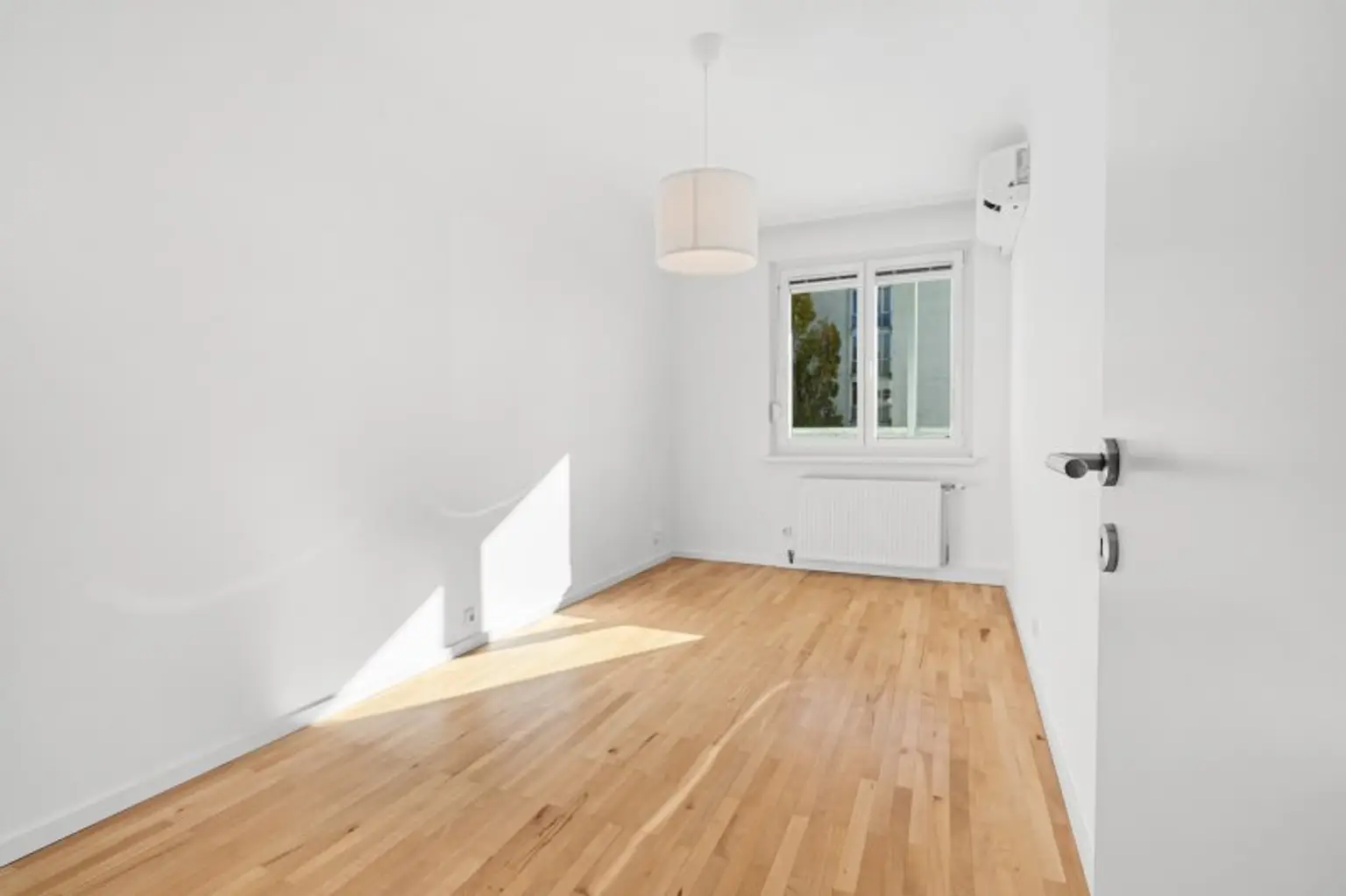 Moderne 3 Zimmer Wohnung mit 2 Loggien - Perfekt für Familien, Paare und Home-Office!