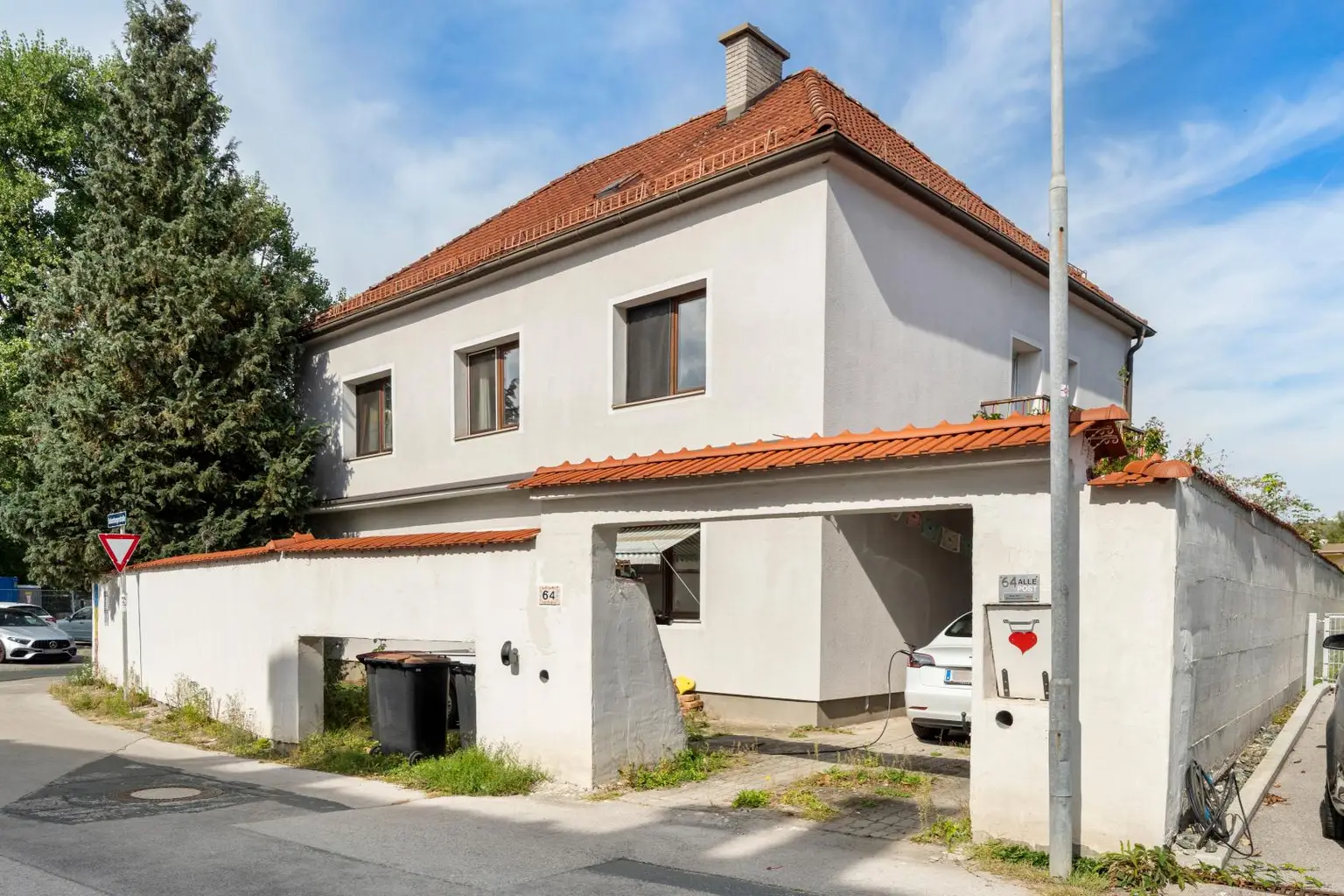 Renovierungsbedürftiges Haus mit großem Garten in Waidmannsdorf