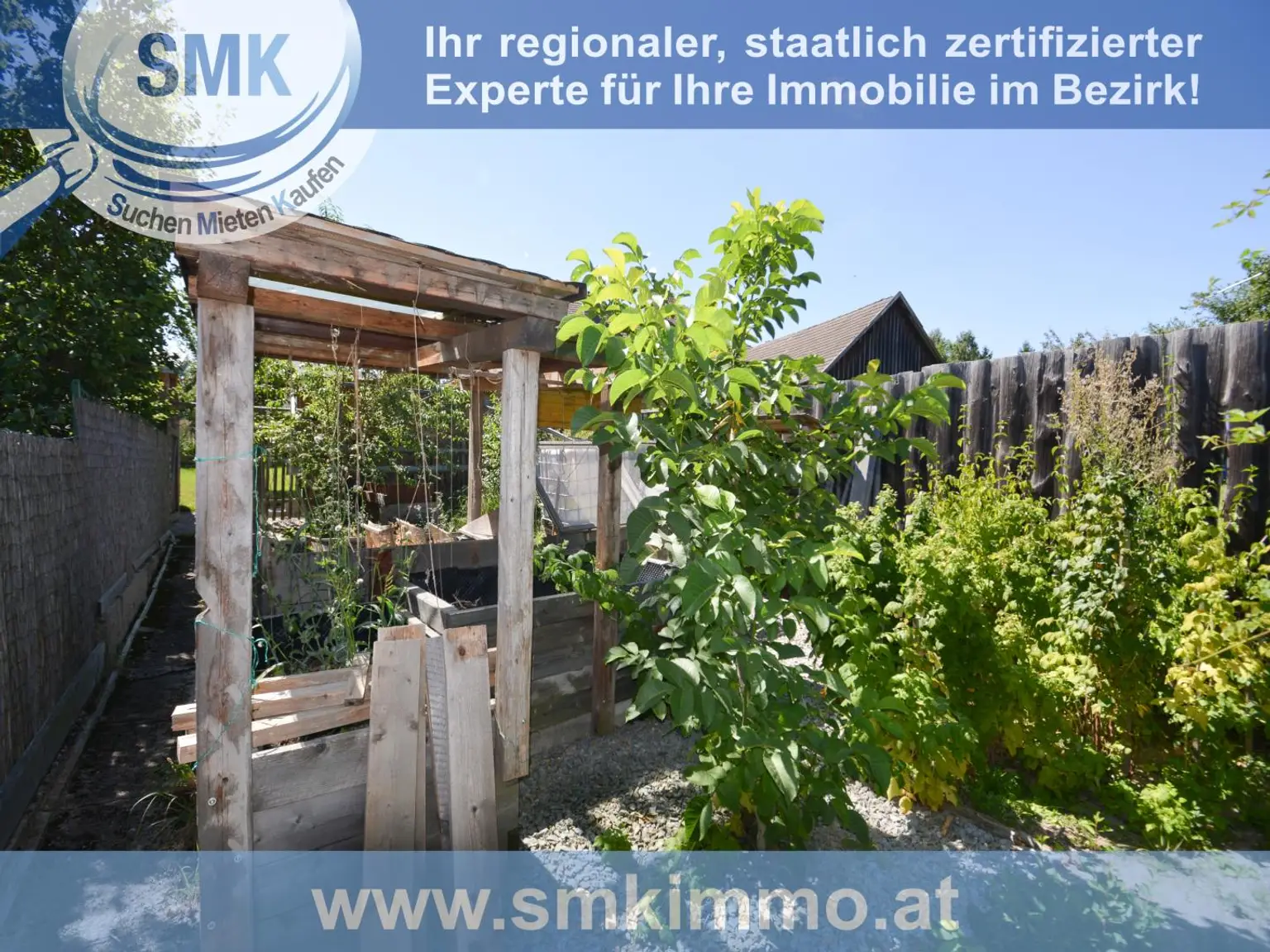 Urbanes Zweifamilienhaus mit exquisitem Garten voller Pfirsiche!