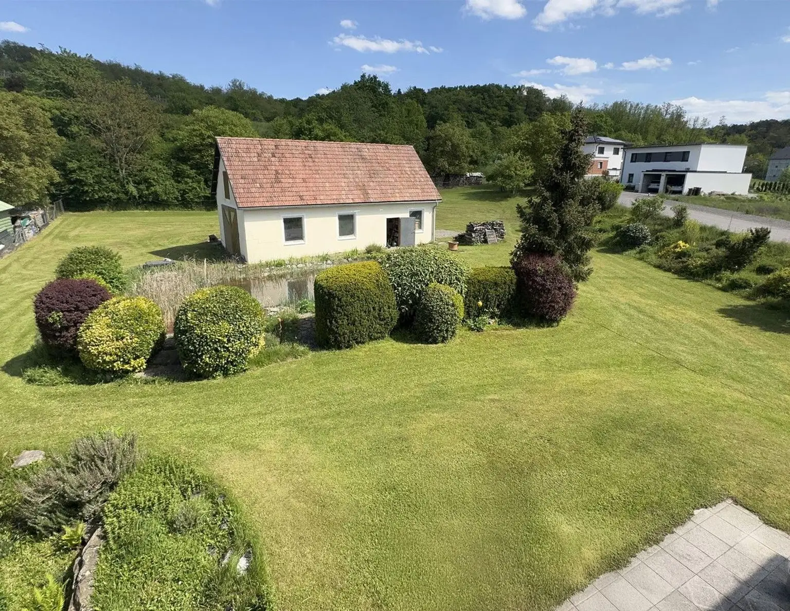 Großzügiges Ein- oder Zweifamilienhaus am Waldrand von Radlbrunn - Provisionsfrei