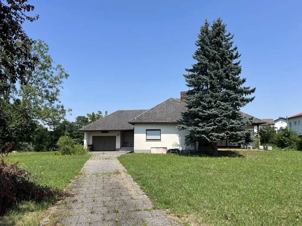 Ruhig gelegenes Baugrundstück mit Altbestand am Stadtrand von Wels zu verkaufen