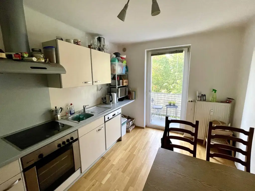Ab November: Zentrale 4,5-Zimmer-Mietwohnung mit Balkon und Loggia