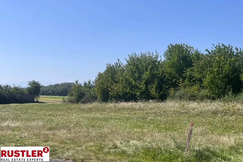 Attraktives Baugrundstück in Ruhelage und Badesee Nähe