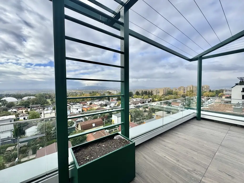 Sonnenpenthouse mit 90m2 Terrasse und Ausblick: Provisionsfrei - Wohnung + Büro mit luxuriöser Ausstattung