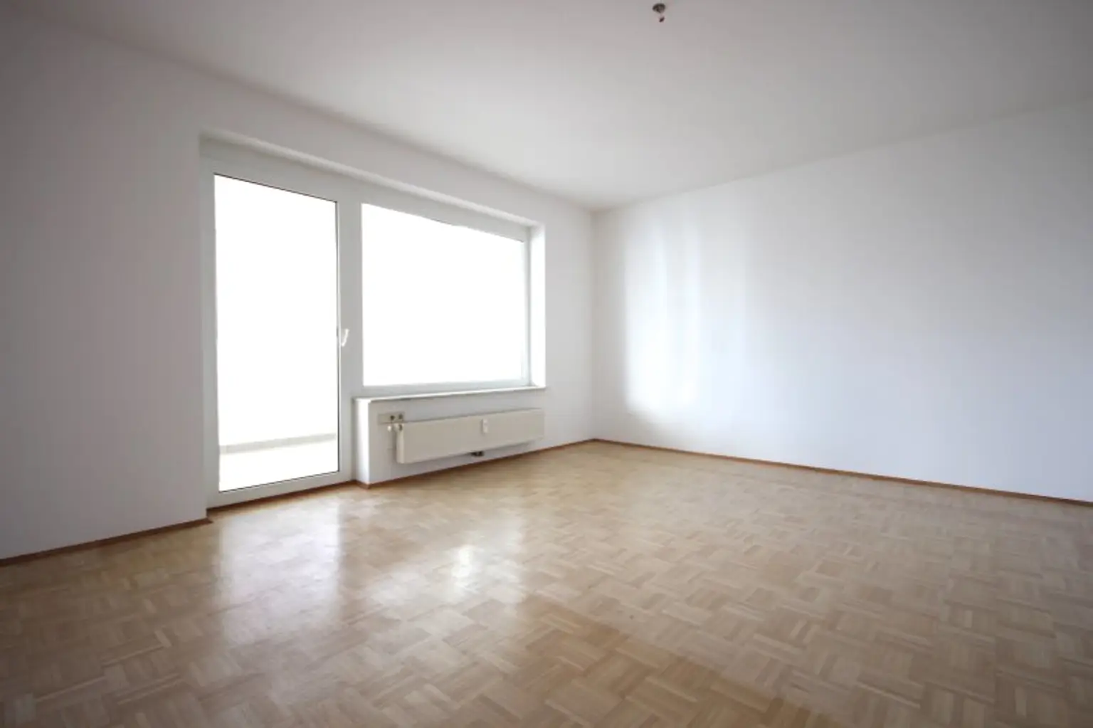 Schöne 2-Zi-Wohnung in Zentrumslage inkl. Tiefgaragenplatz 