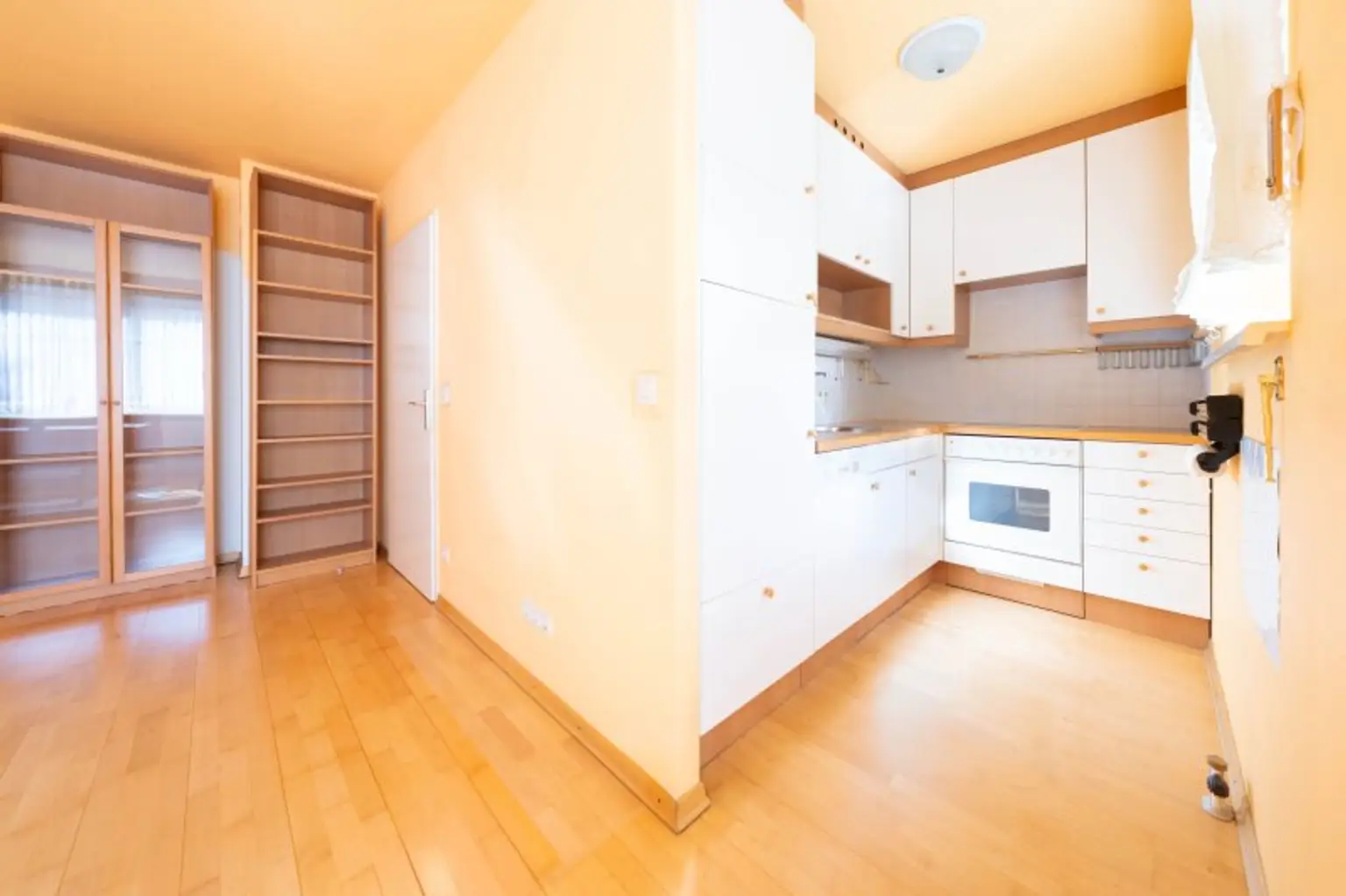 Lichtdurchflutete 2-Zimmer-Wohnung mit Potenzial in ruhiger Stadtlage