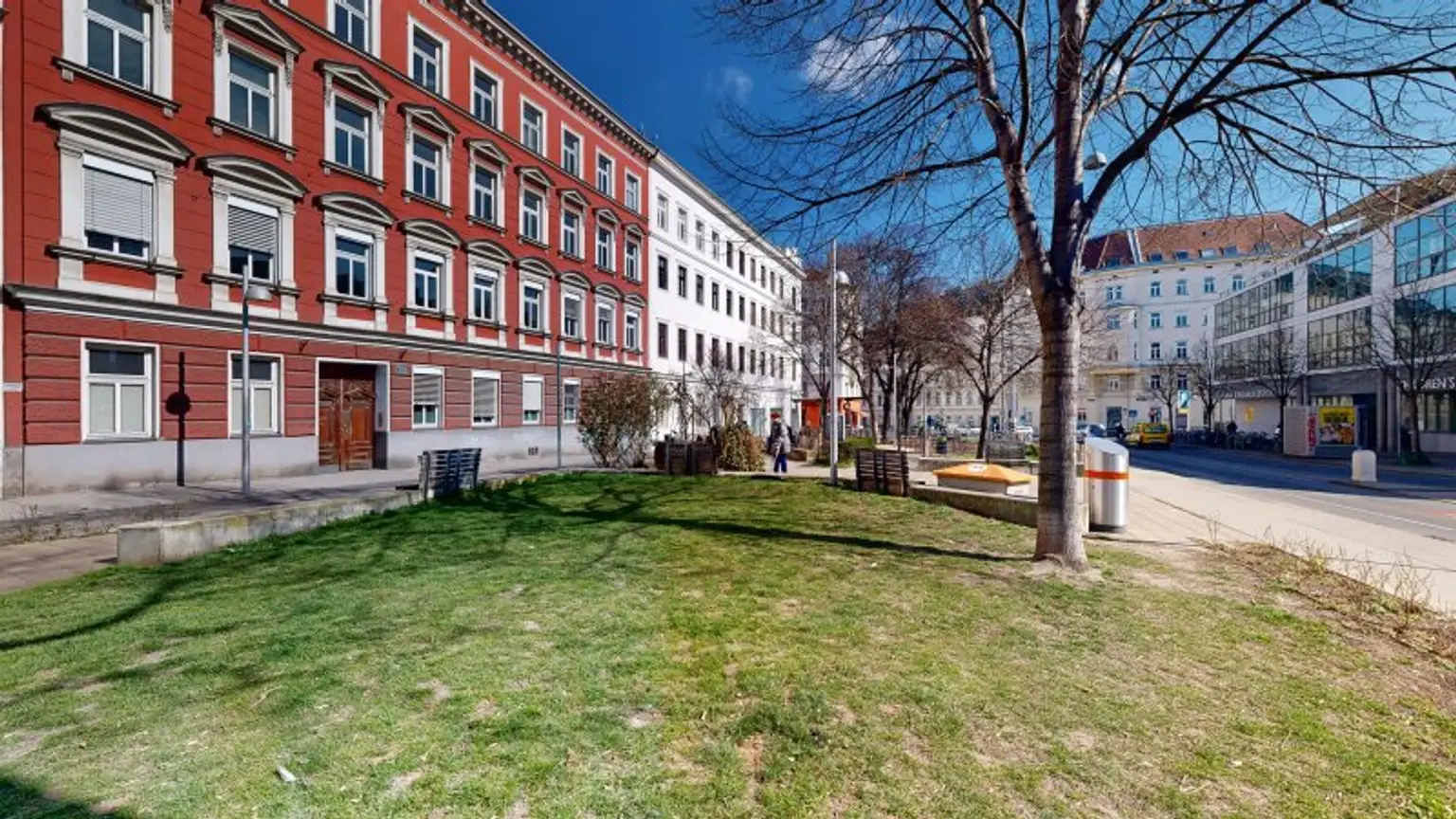 Klimatisierte Dachgeschoss Terrassenwohnung | 2 WCs | Top-Lage am Zimmermannplatz