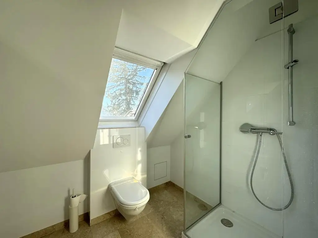 Charmante Alt-Patrizier Villa 3 Schlafzimmer, 4 Bäder + Wohnkeller // Charming old patrician villa, 3 bedrooms, 4 bathrooms + basement living area //