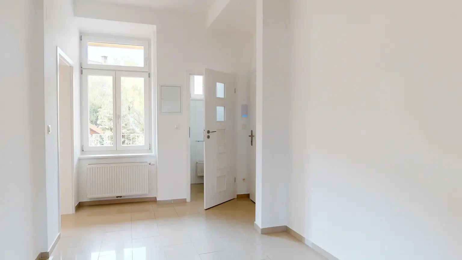 Zwölfergasse: Helle Loggiawohnung beim Westbahnhof - gute Raumaufteilung - hervorragende Verkehrsanbindung