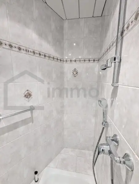Wohnen am Mattsee: Stilvolle 4-Zimmer-Wohnung mit Balkon und Tiefgarage!