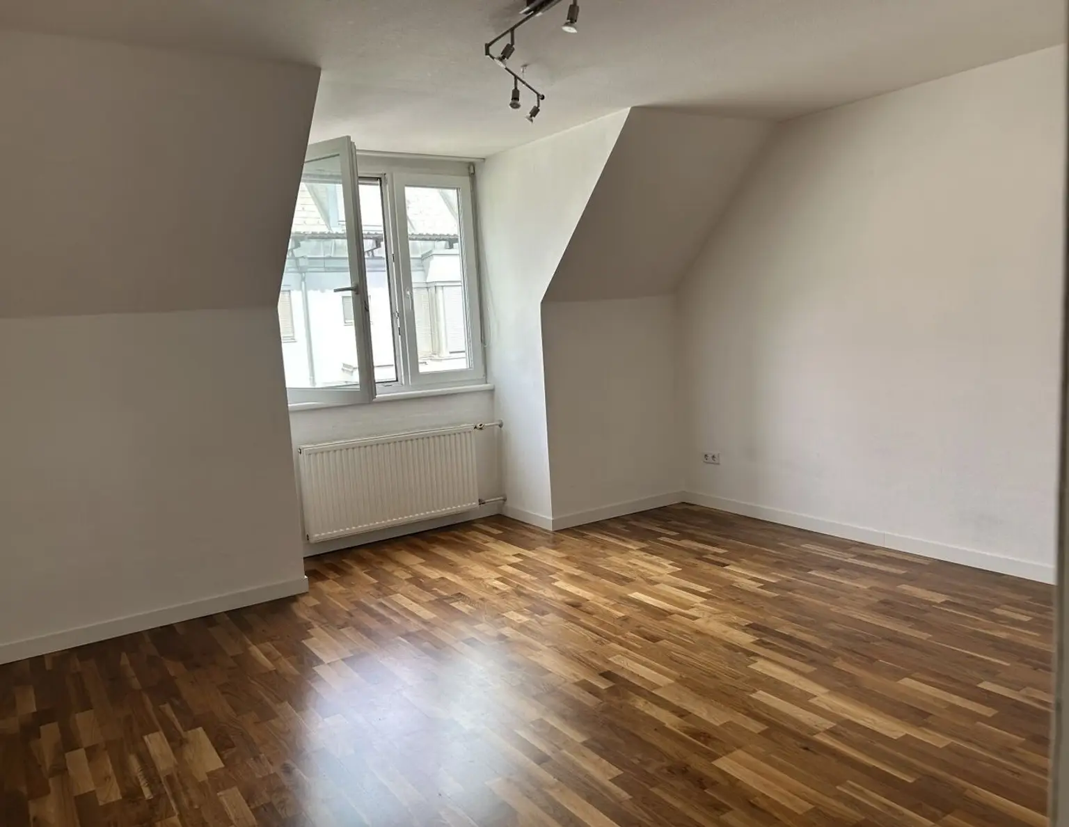 Entzückende 2 Zimmer Wohnung in ruhiger Lage - Perfekt zum Eigenbedarf oder als attraktive Investition!