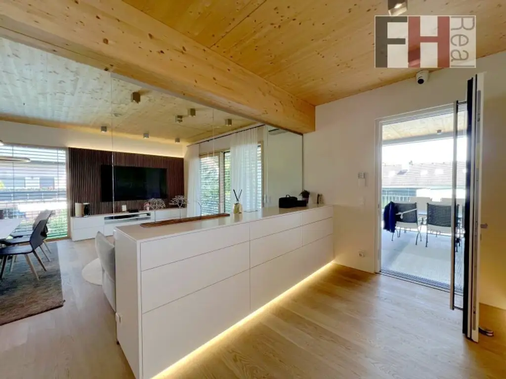 Moderne Gewerbeliegenschaft mit stylischer Wohneinheit inkl. Pool on Top! Bauland Kerngebiet! Vielfältige Nutzungsmöglichkeiten > Geschäftslokal, Büro, Praxis, Mobilitätscenter, KFZ!