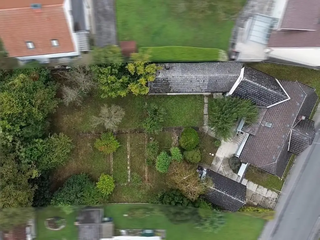 Bürgerliches Einfamilienhaus mit viel Platz, liebenswerten Garten und tollem Ausblick!