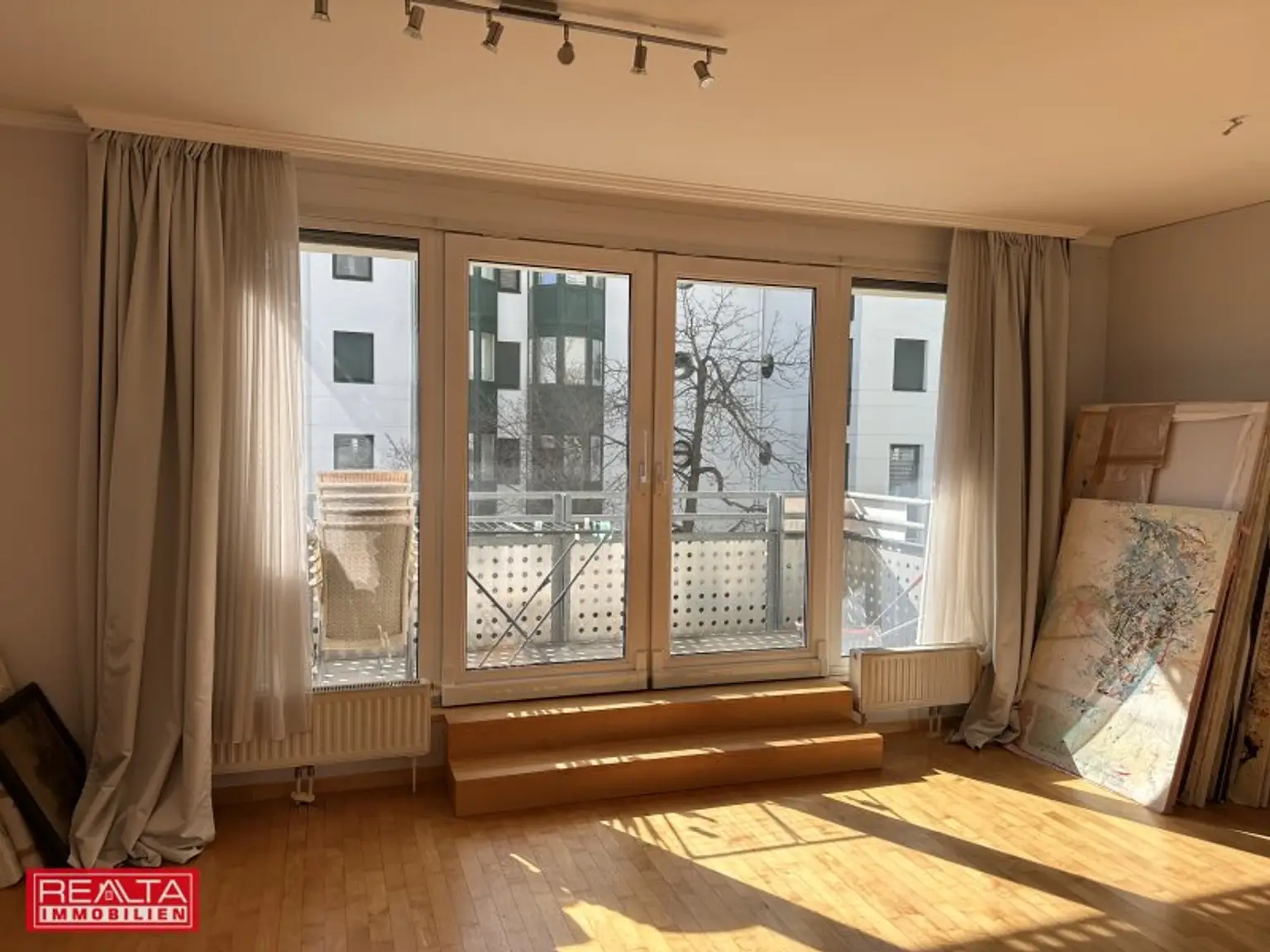 3-Zimmer-Wohnung mit Balkon, Pool und Gemeinschaftsgarten