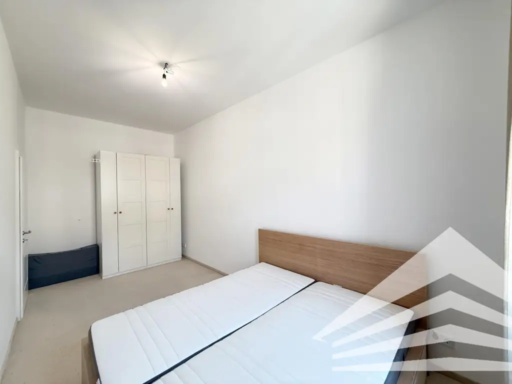 107 m² Altbauwohnung mit großer Loggia in der Innenstadt! TG-Platz verfügbar!