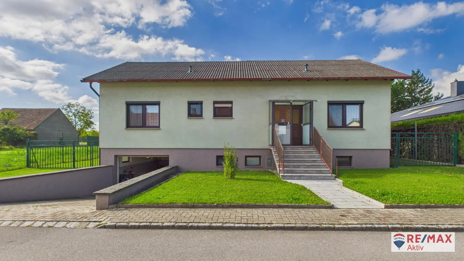 Familienfreundliches Wohnhaus mit großzügigem Garten