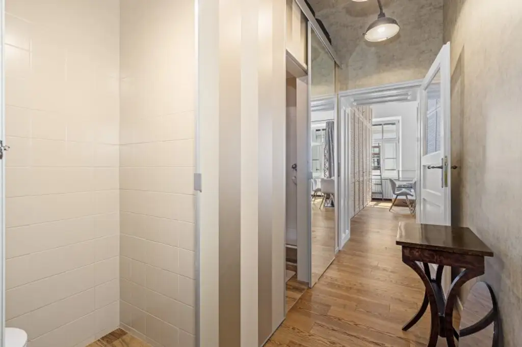 Süsse Single-Wohnung Nähe Kolonitzplatz