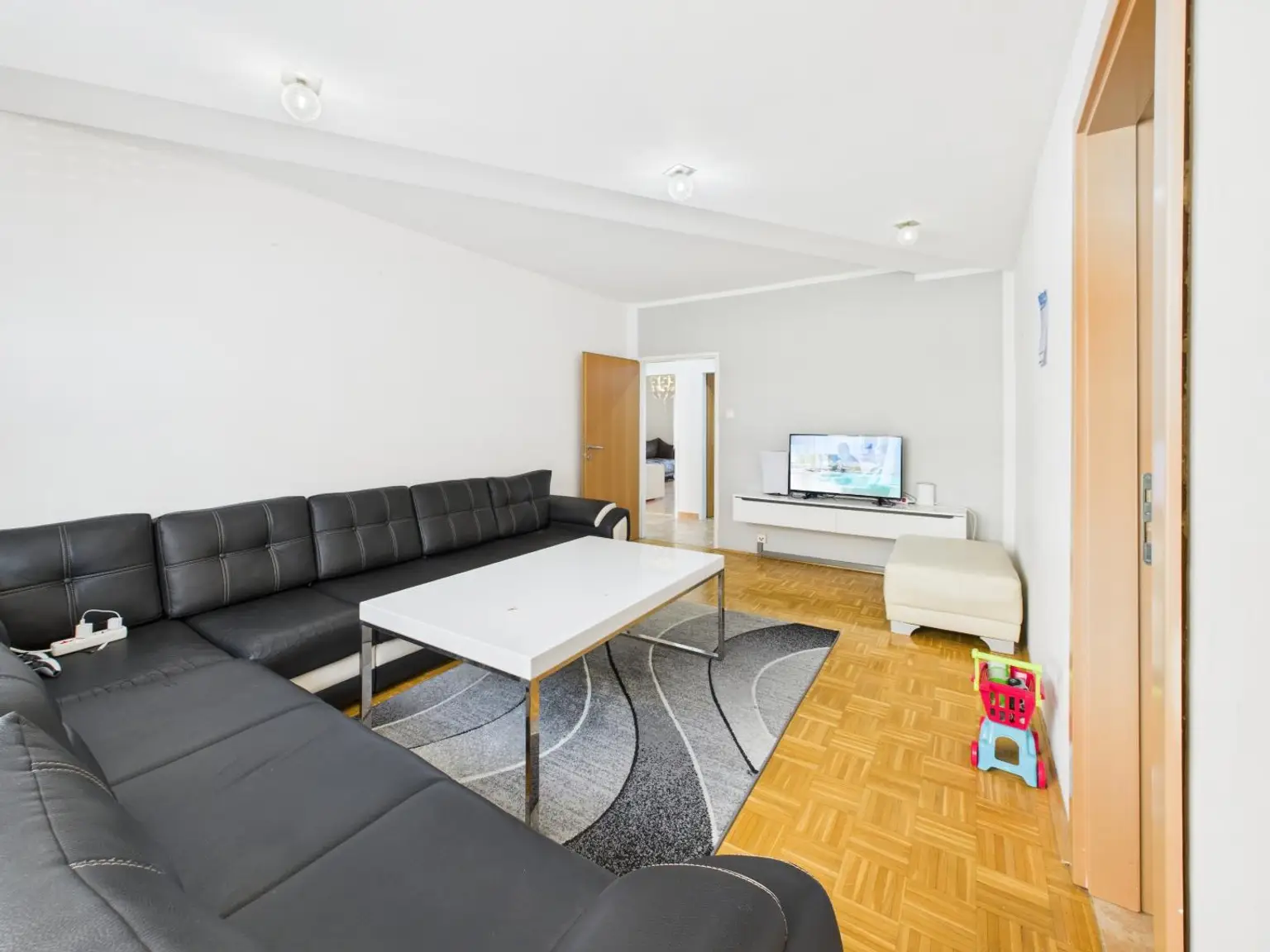 Großzügige 4-Zimmer-Familienwohnung mit Loggia in begehrter Stadtlage von Wels