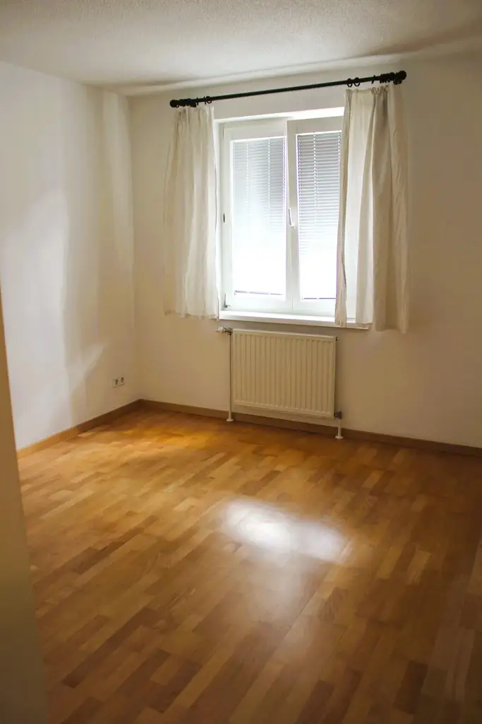 Moderne 3-Zimmer-Wohnung in zentraler Lage mit Tiefgaragenplatz