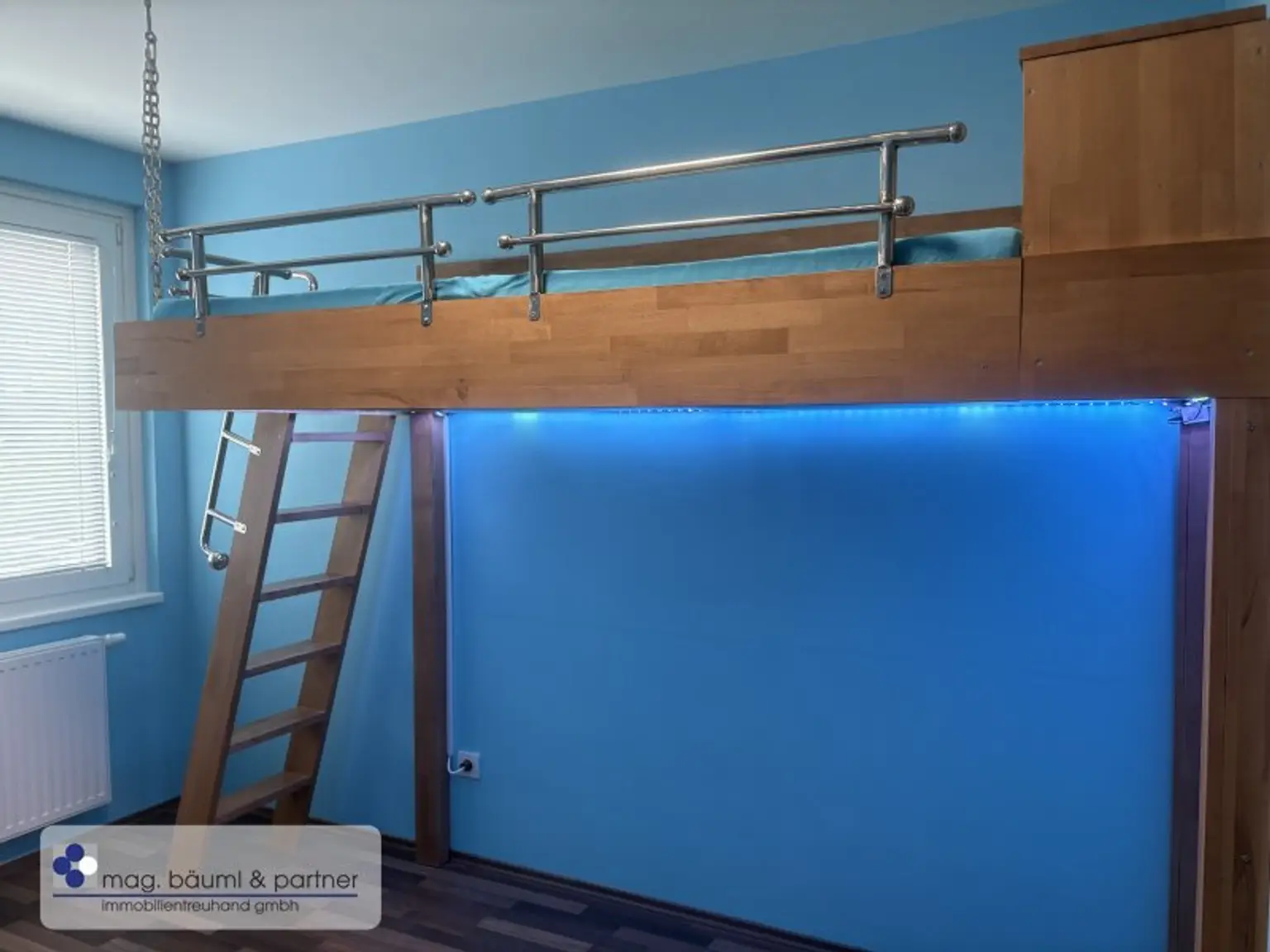 Elegante, neue 4 Zimmerwohnung mit grossartigem Balkon und Grünblick