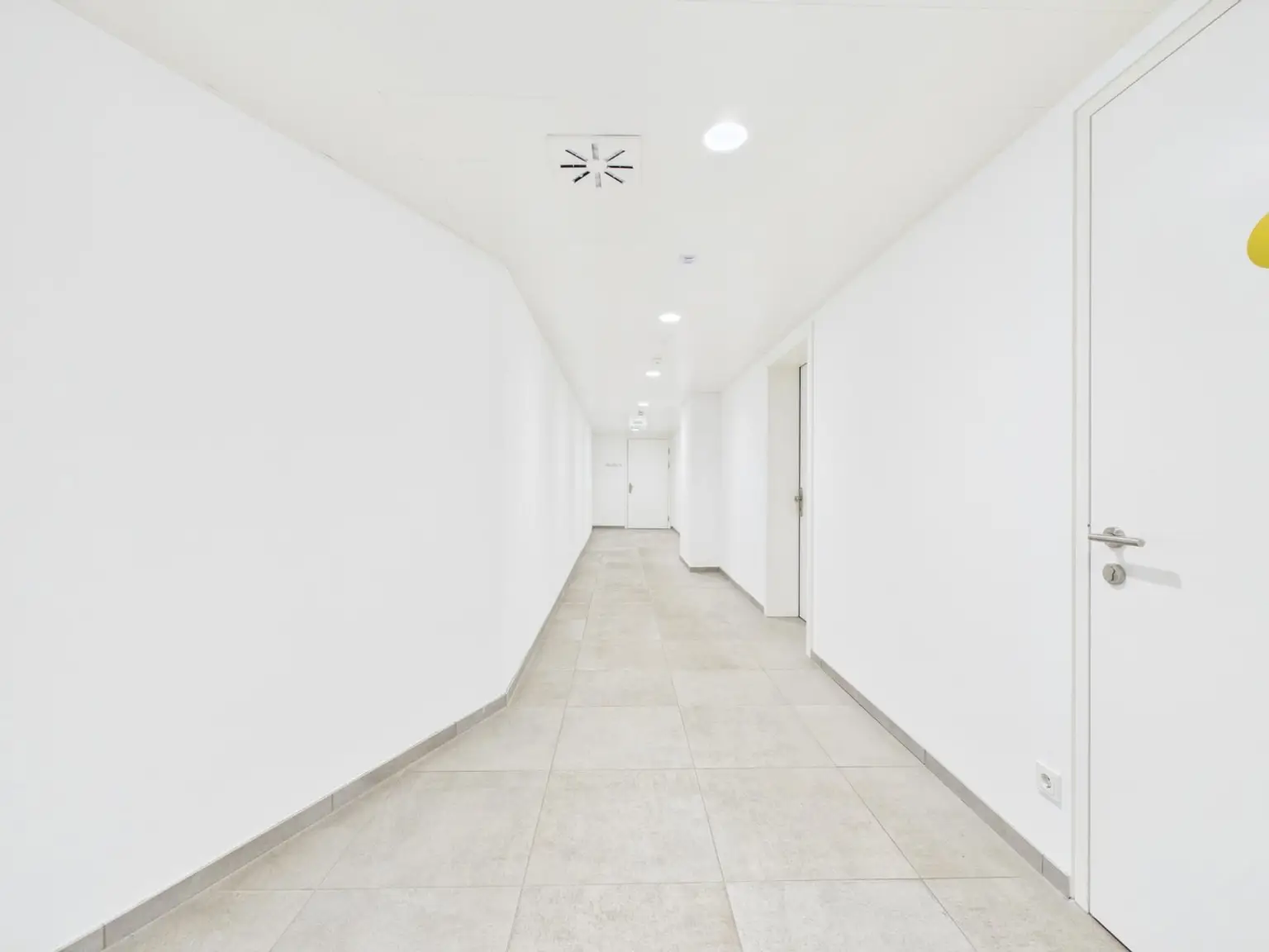 CAM04191G0-PR0086-STILL011