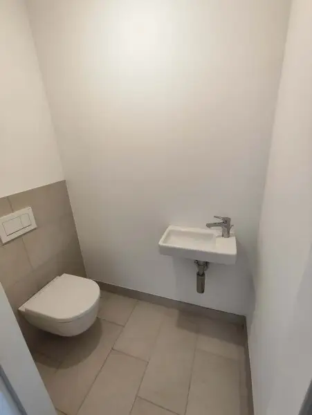 TOP NEUBAU 3-Zimmer-ERSTBEZUG mit Terrasse im 4. OG in 1210 Wien! Top 1/27