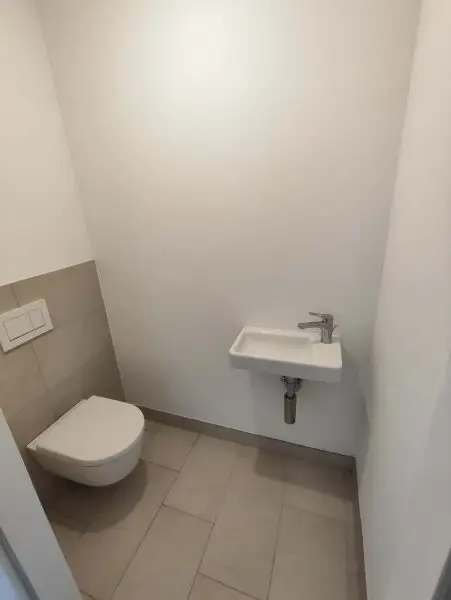 TOP NEUBAU 3-Zimmer-ERSTBEZUG mit Terrasse im 4. OG in 1210 Wien! Top 1/27
