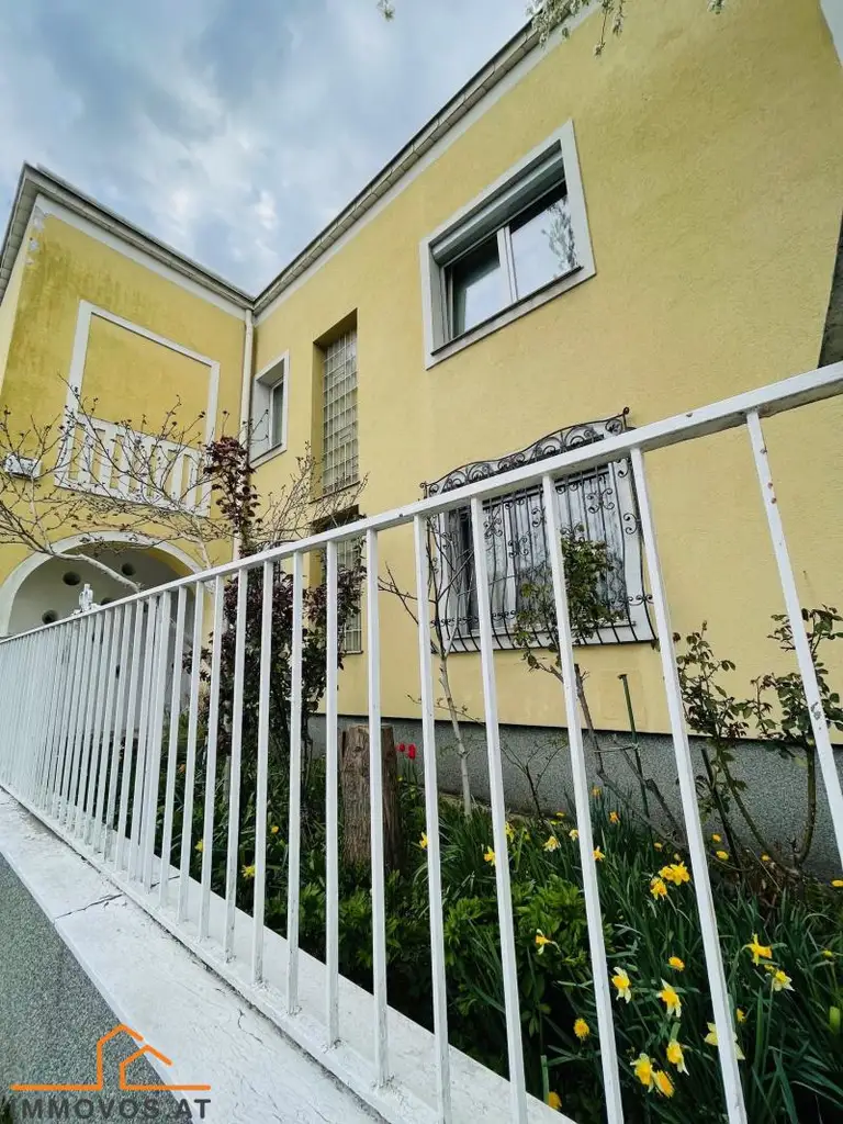 ***SEHR SCHÖNE BALKONWOHNUNG***