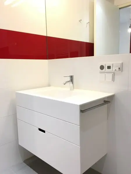 2-Zimmer Wohnung mit Balkon in den grünen Garten! Direkt bei U3 Kendlerstraße!