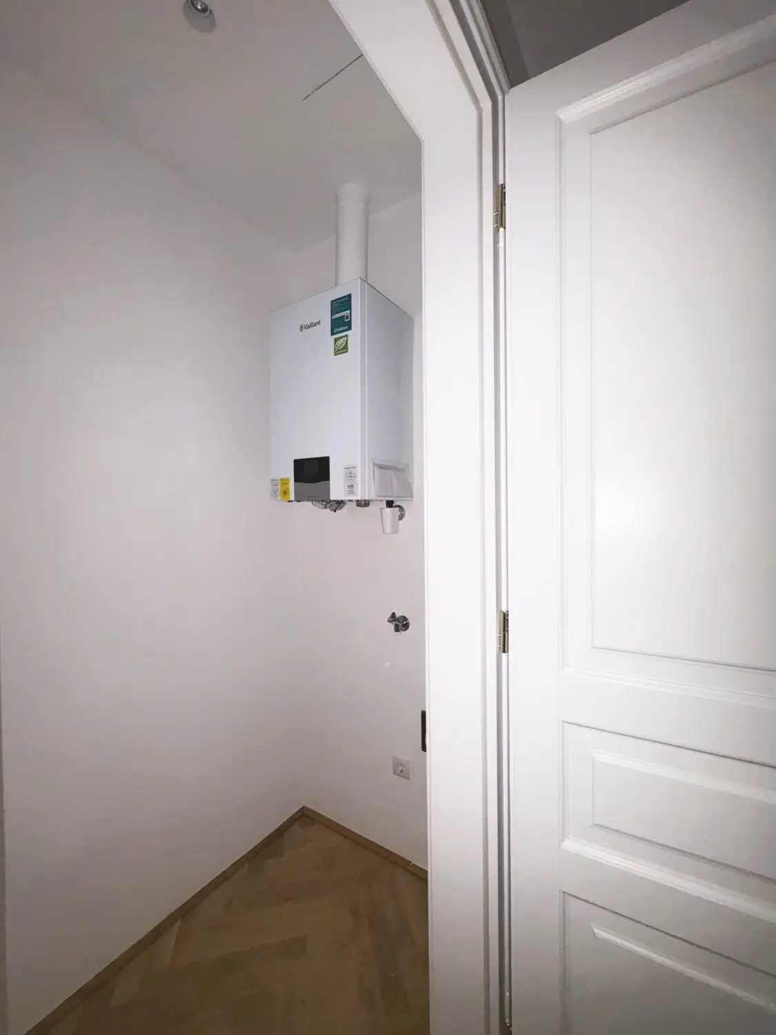 Erstbezug nach Sanierung -
Moderne 1 Zimmer Wohnung im Altbau