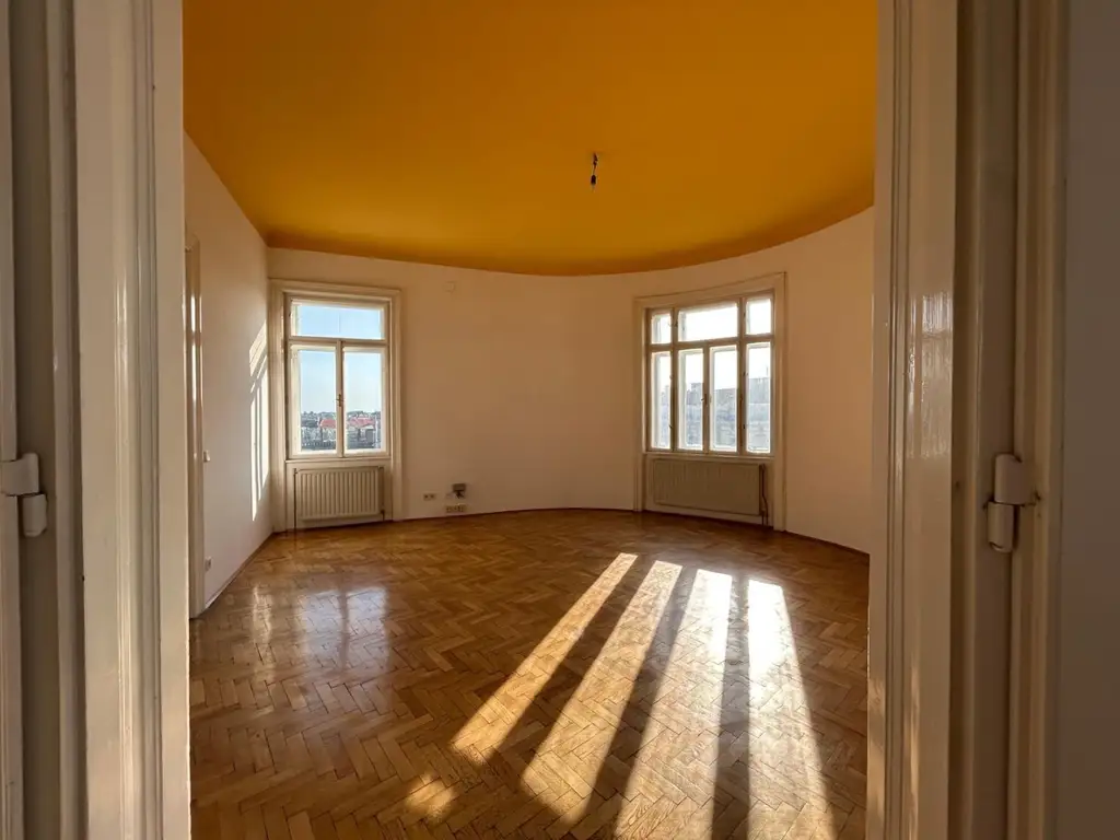 TRAUMHAFTE 219 m² ALTBAUWOHNUNG AM ROCHUSMARKT!