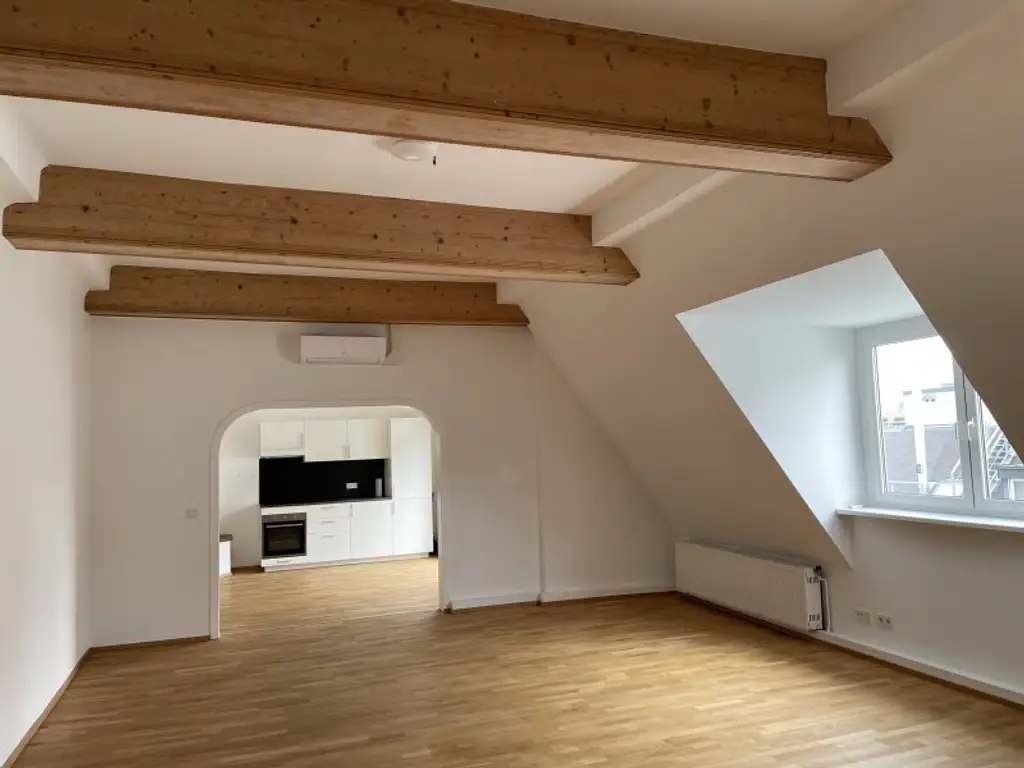 LOFTARTIGE DACHGESCHOSS-WOHNUNG -- 5 ZIMMER -- BALKON/RUHELAGE/KLIMA/U-BAHN -- UNBEFRISTET!