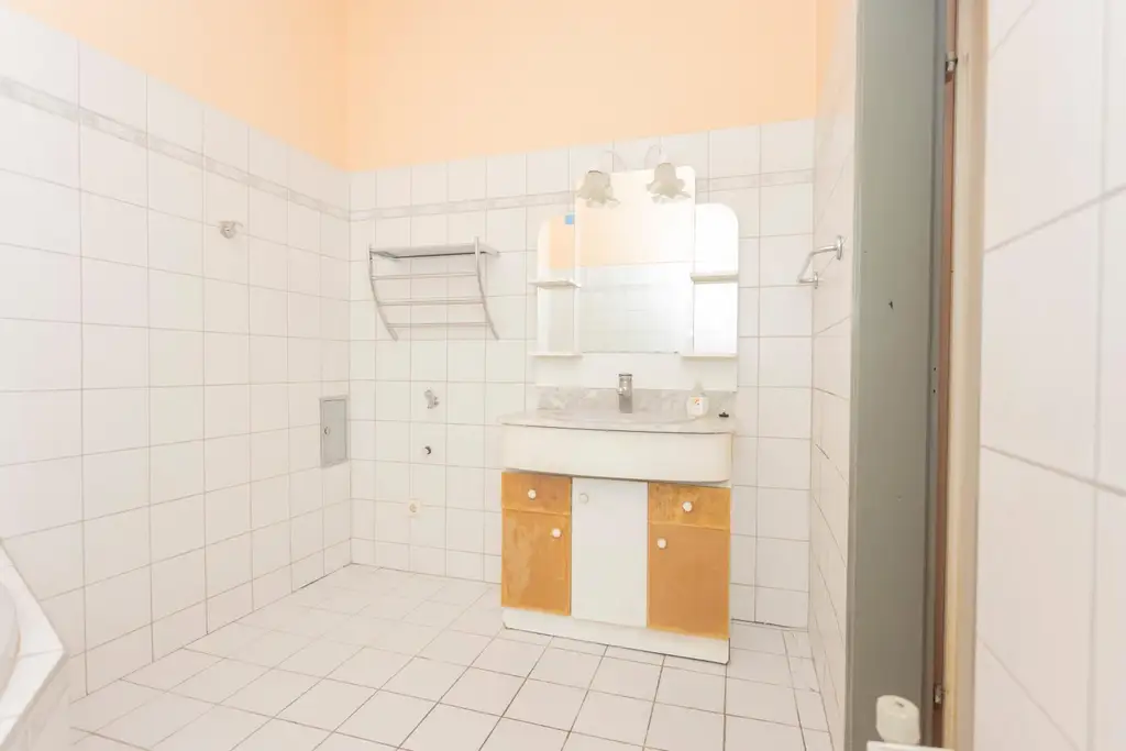 Wohlfühlen im Karmeliterviertel – 2 Zimmer mit Altbauflair