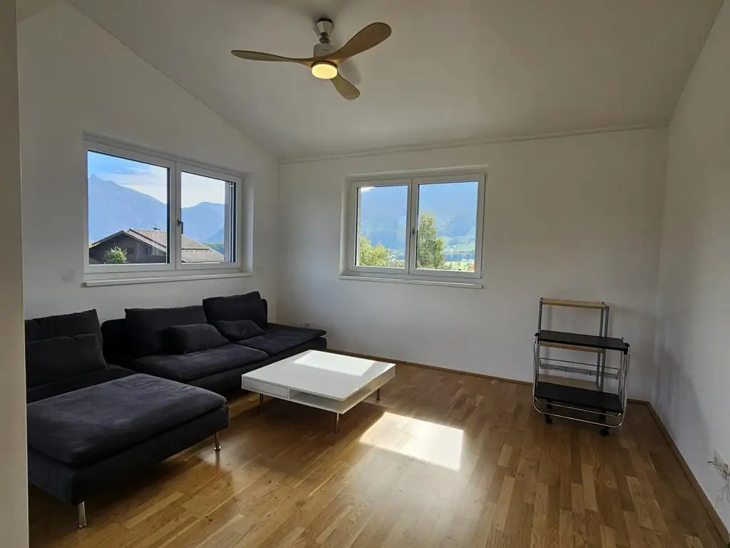 Exklusive 3-Zi.-DG-Wohnung mit Gebirgsblick in ruhiger Lage