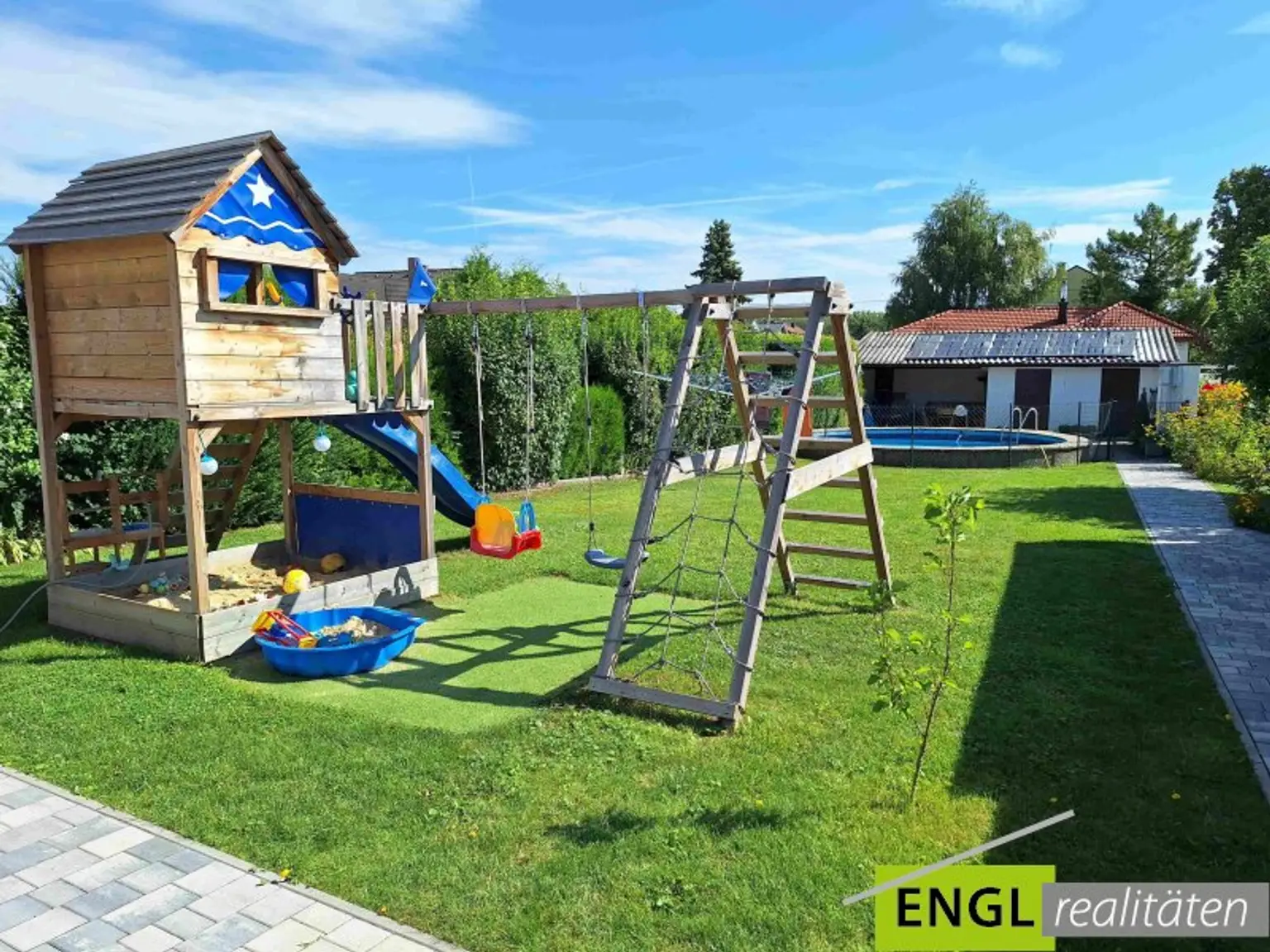 Garten - Pool, Terrasse und Poolhaus