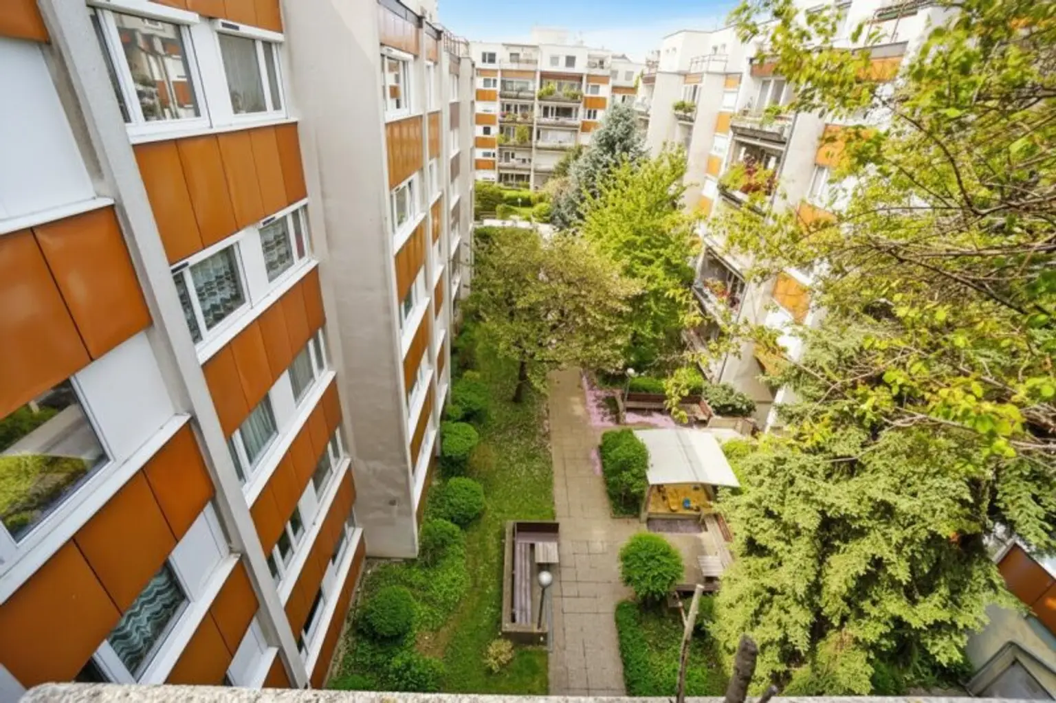 Loggia_Blick Innenhof