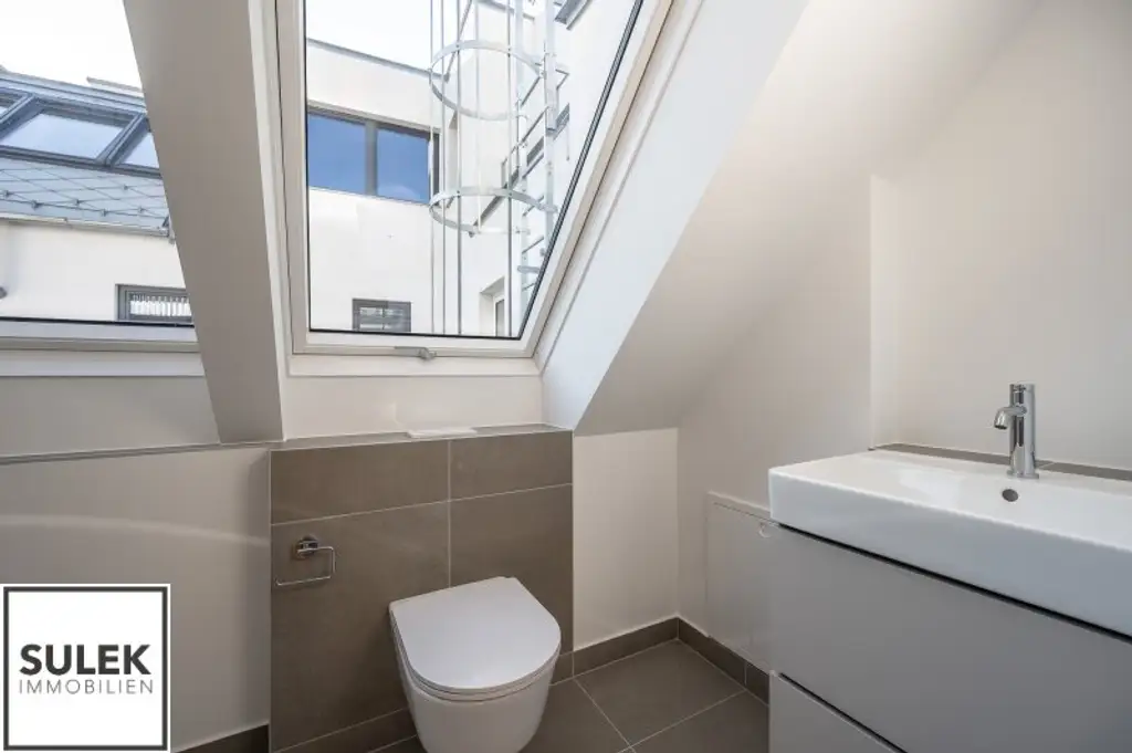 Erstbezug: traumhafte DG-Maisonette mit 3 Schlafzimmern und 2 Bädern