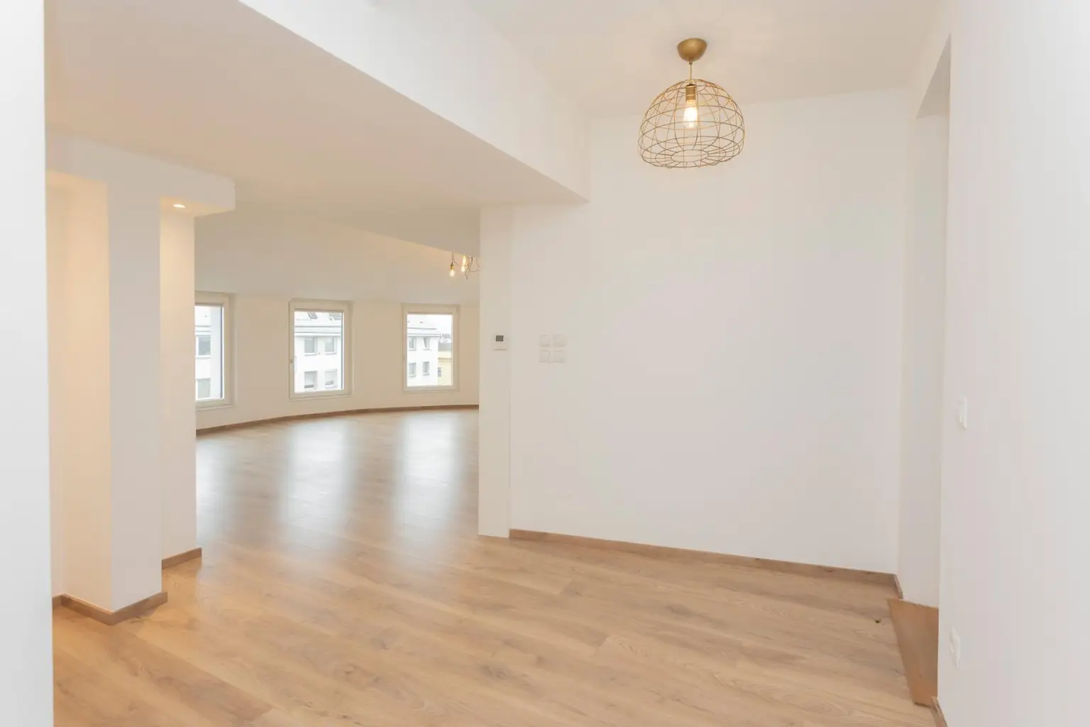 Exklusive Dachgeschoss-Maisonette mit 360° Wienblick und drei Terrassen - 1100 Wien