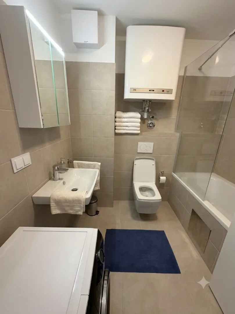 Top 35_Badezimmer_mittels KI bearb.