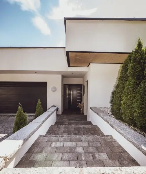 Luxuriöser Bungalow in absoluter Ruhelage am Waldrand als idealer Alterssitz