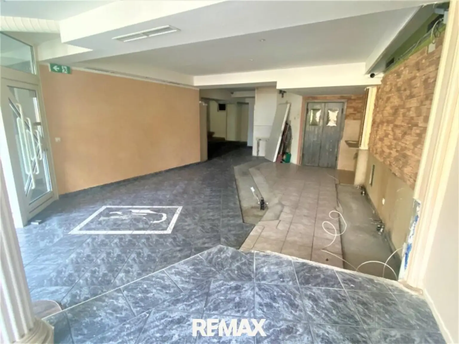 Wohnung - Geschäft/Wohnung